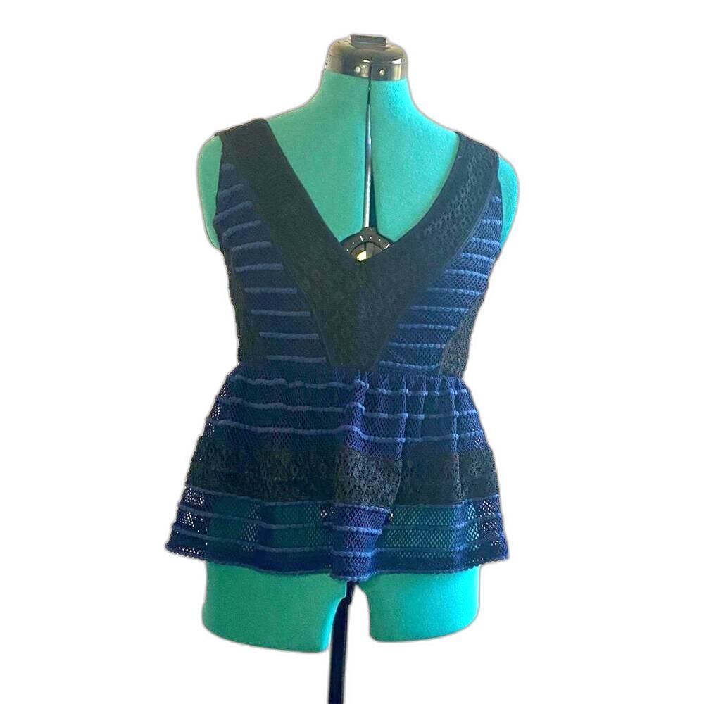 Chelsea 28 black and blue lace peplum top. Size xs